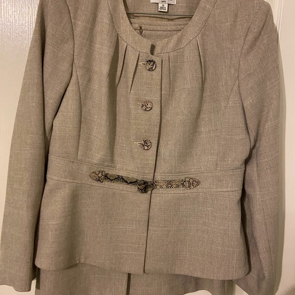 Isabella Adorable two Peace suit.size12 - Picture 9 of 12